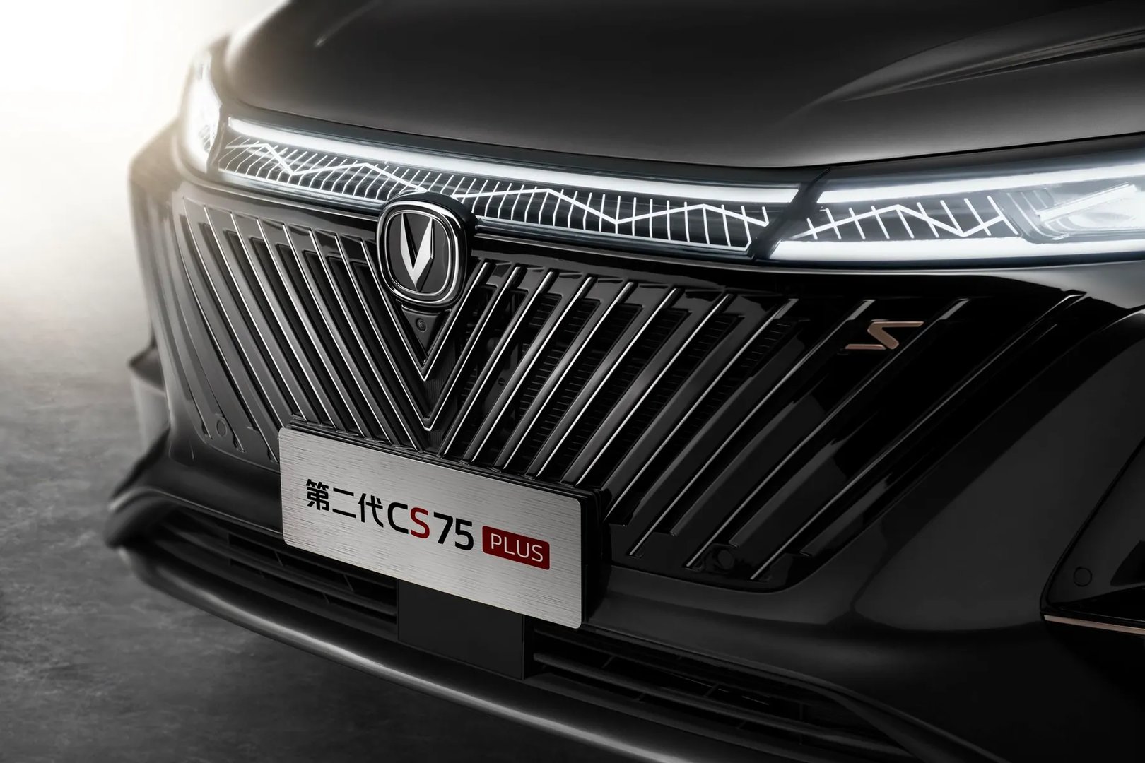 Changan_CS75_Plus_1_generation_restyling__SUV_5-doors__13.jpg