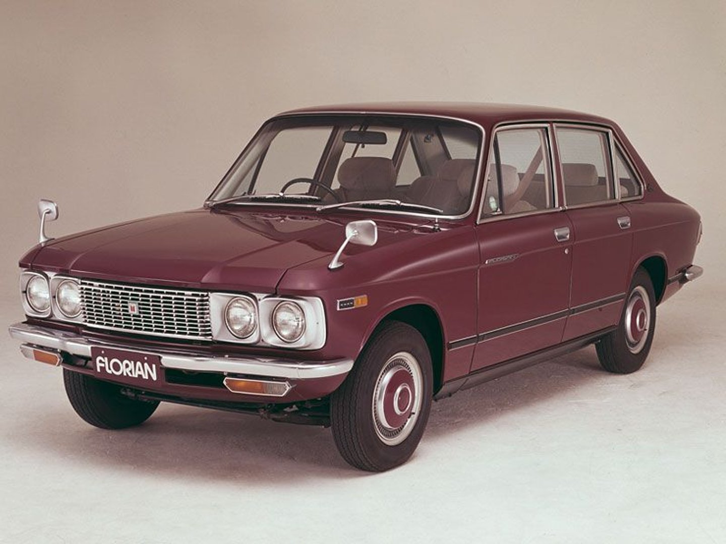 isuzu_Florian_1_generation__Sedan__4.jpg