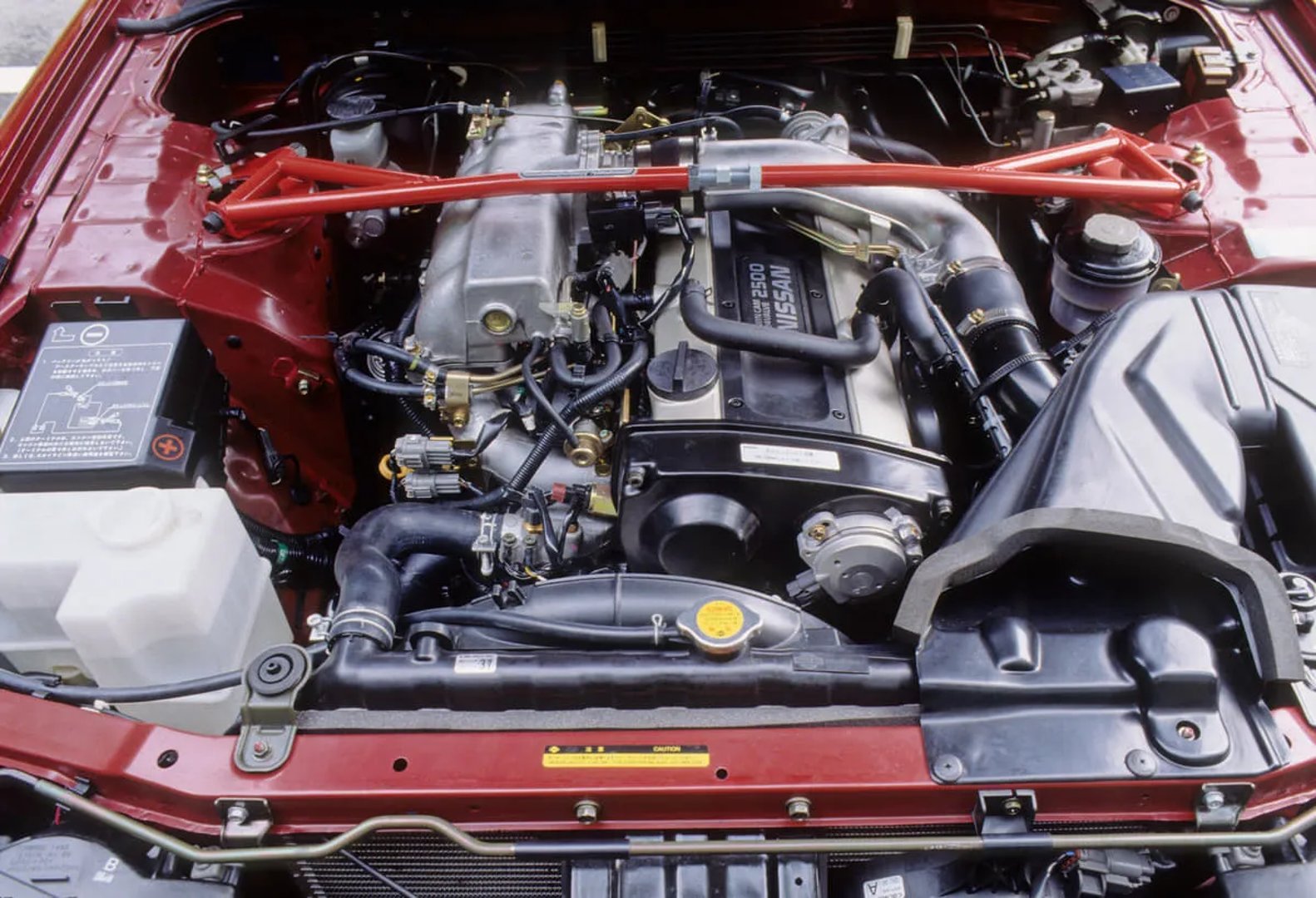Nissan_Skyline_9_generation__Coupe__3.jpg