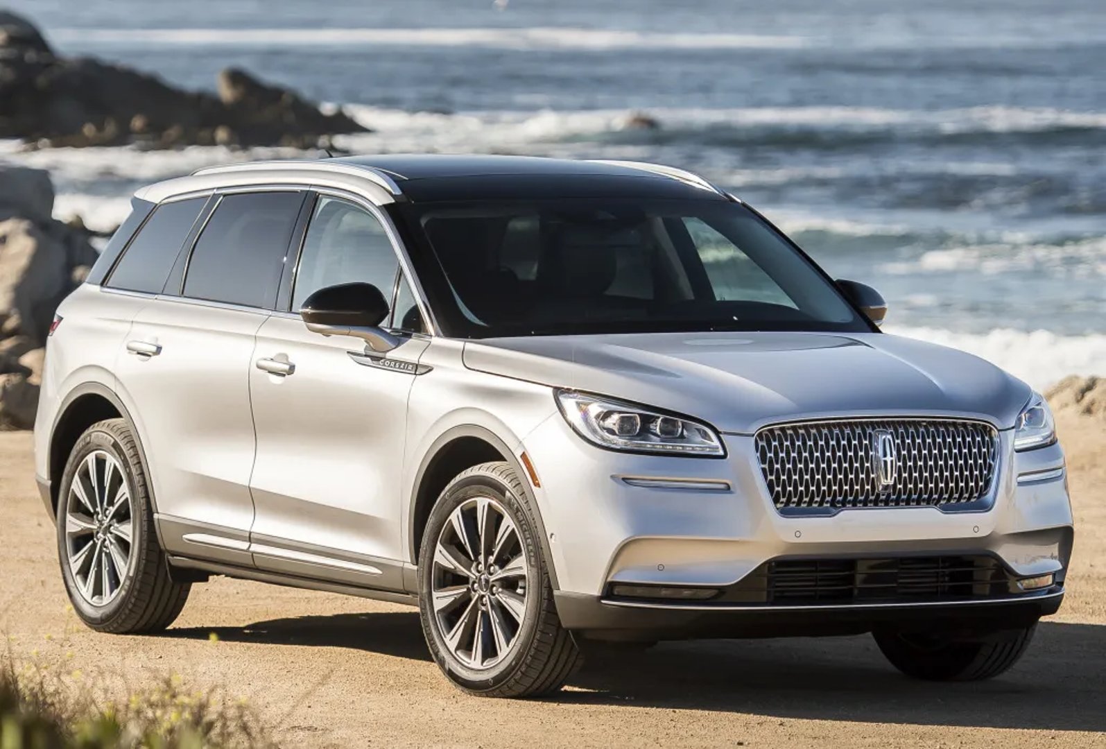 Lincoln_Corsair_1_generation__SUV_5-doors__6.jpg