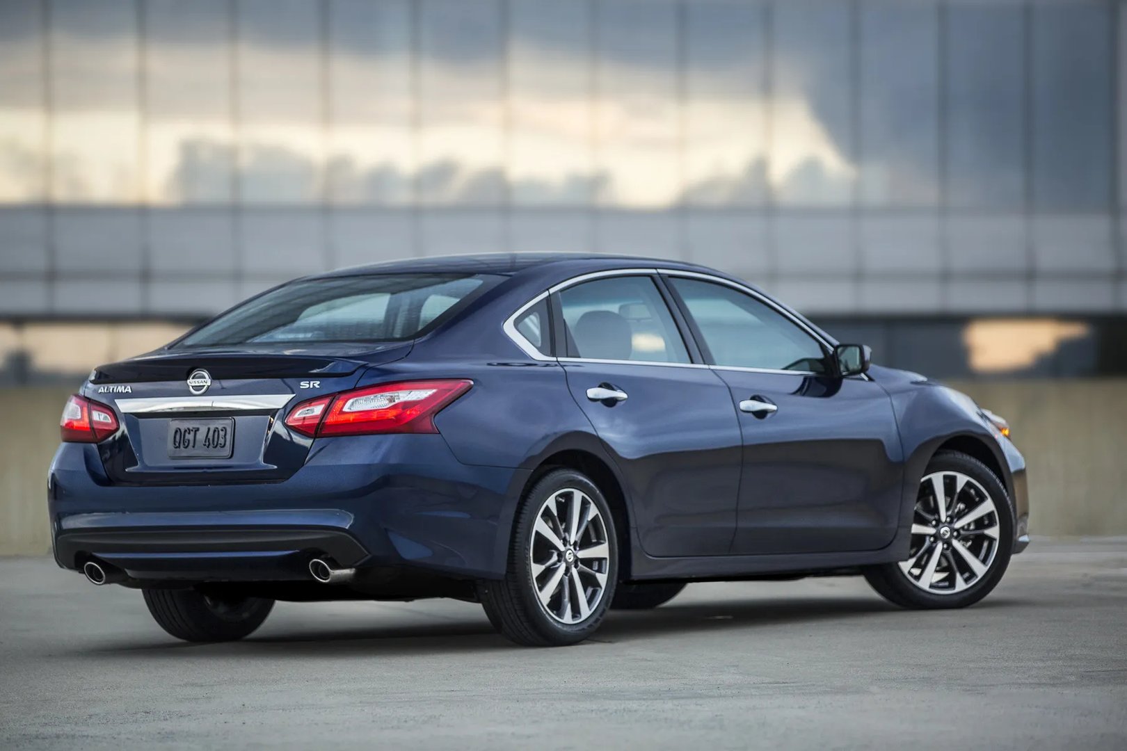 Nissan_Altima_5_generation_restyling__Sedan__1.jpg