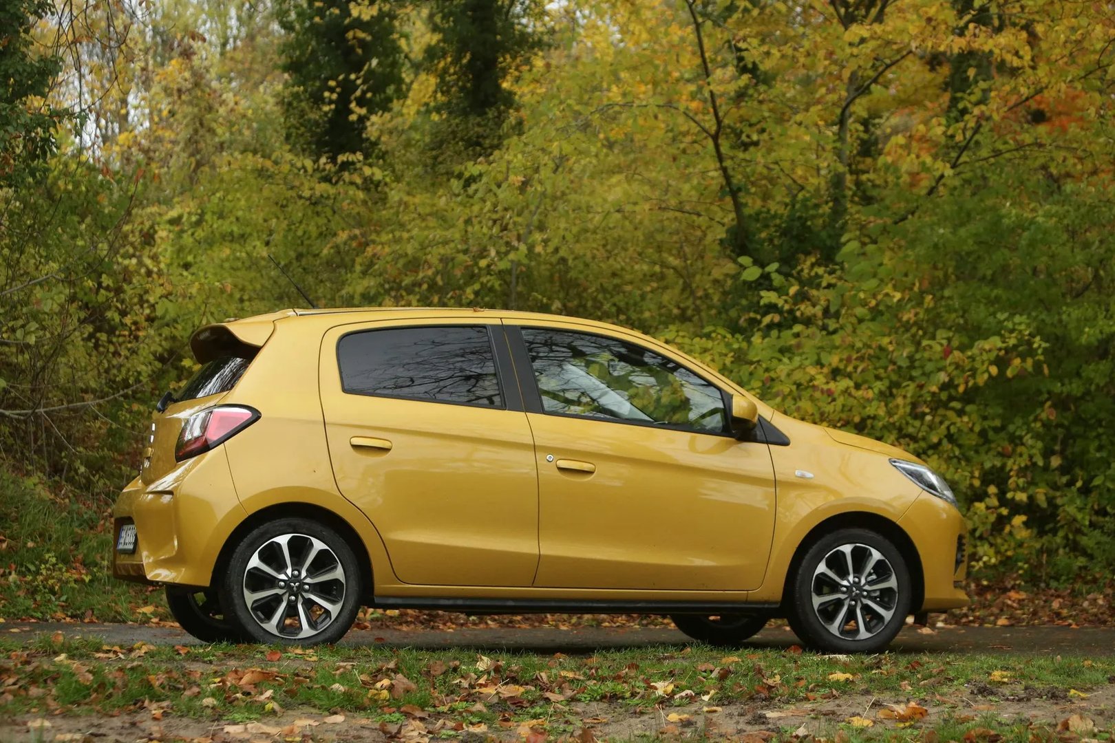 Mitsubishi_Space_Star_2_generation_restyling_2__Hatchback_5-door__9.jpg