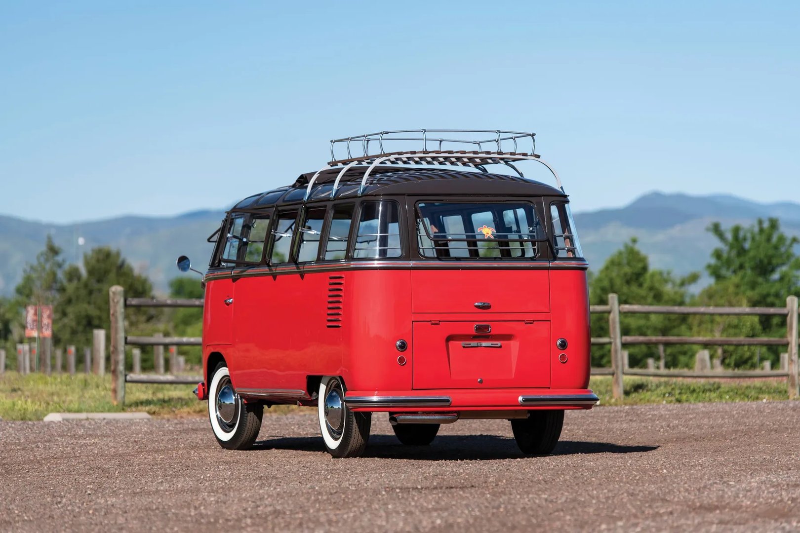 Volkswagen_Transporter_1_generation__Minivan__2.jpg