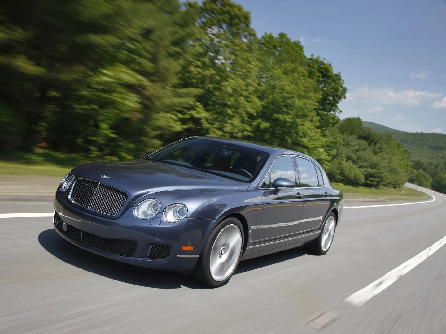 Bentley_Flying_Spur_1_generation_restyling__Sedan__2.jpg