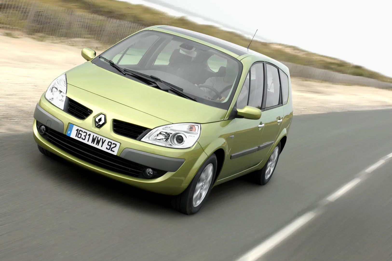 Renault_Grand_Scenic_2_generation_restyling__Compact_Van__3.jpg