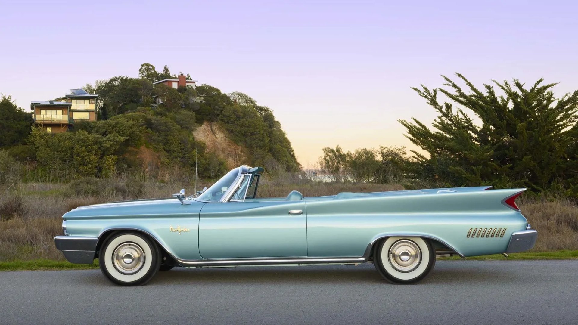 Chrysler_New_Yorker_6_generation__Cabrio__4.jpg