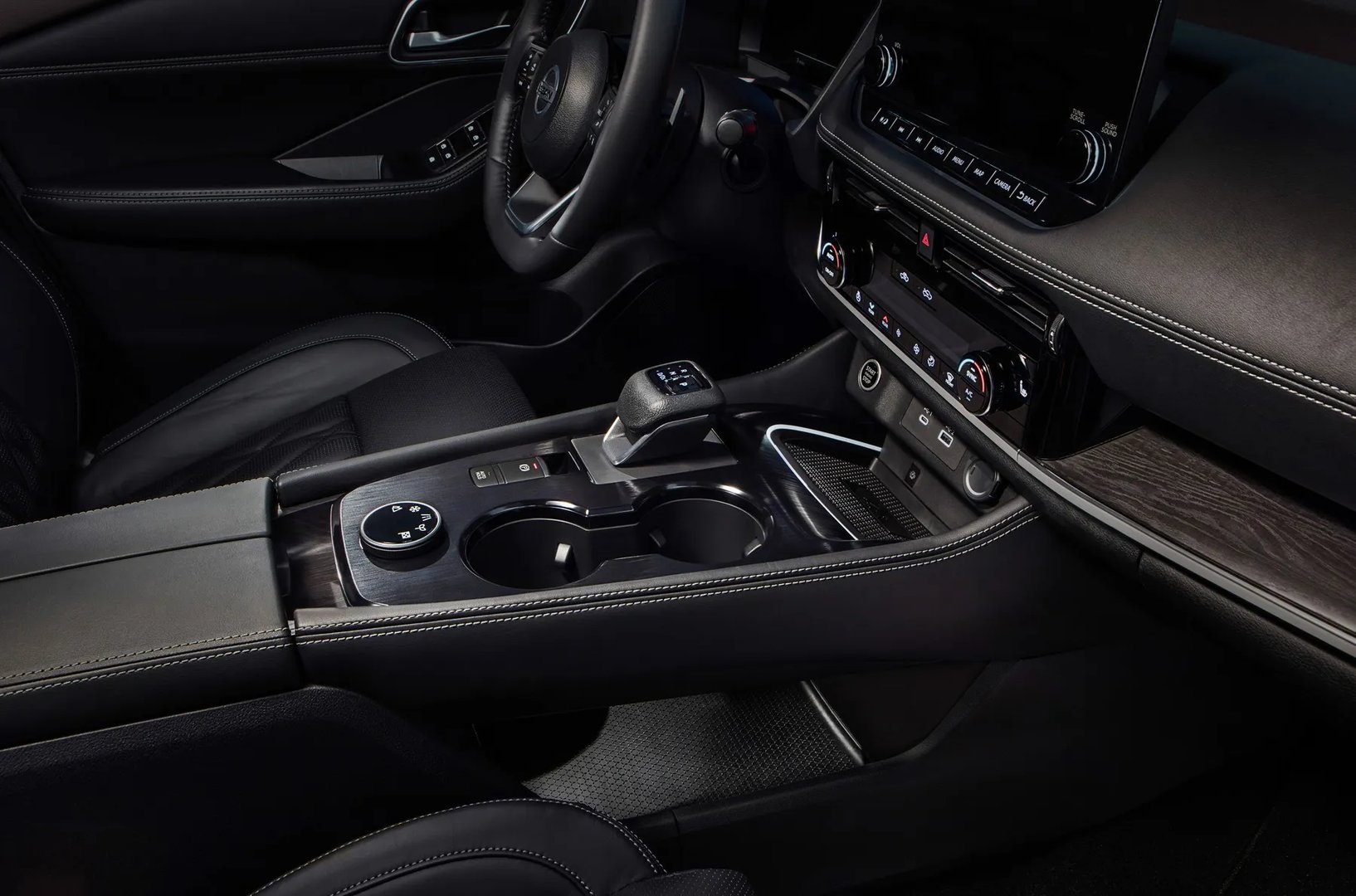 Nissan_Rogue_3_generation__SUV_5-doors__11.jpg