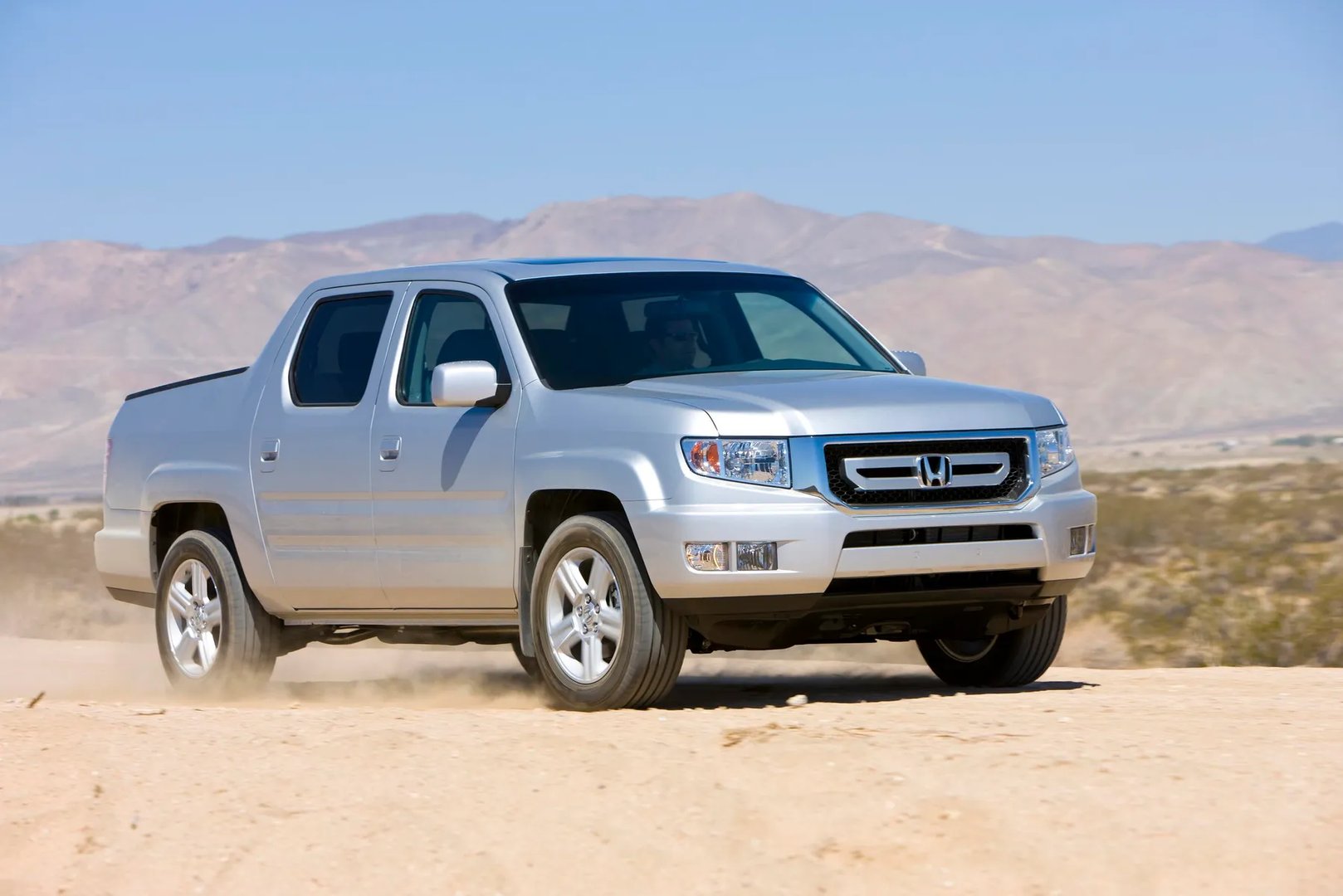 Honda_Ridgeline_1_generation_restyling__Pickup_double-cab__8.jpg