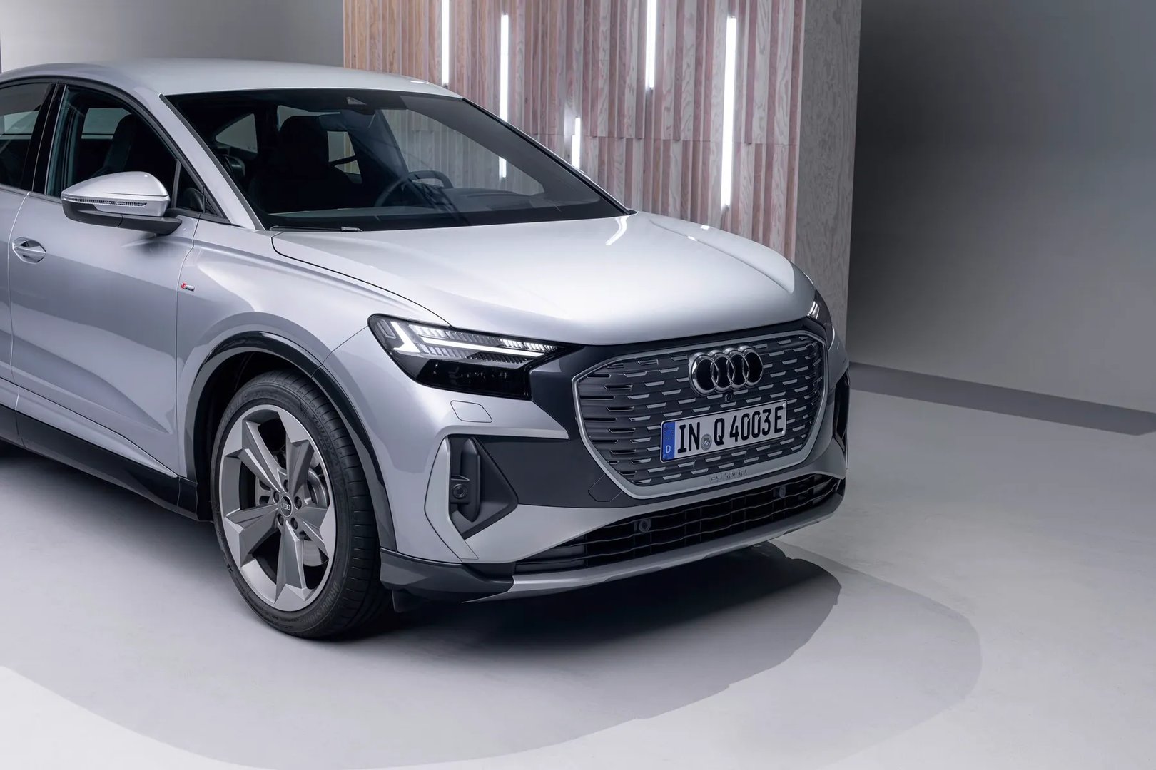 Audi_Q4_Sportback_e-tron_1_generation__SUV_Coupe__13.jpg