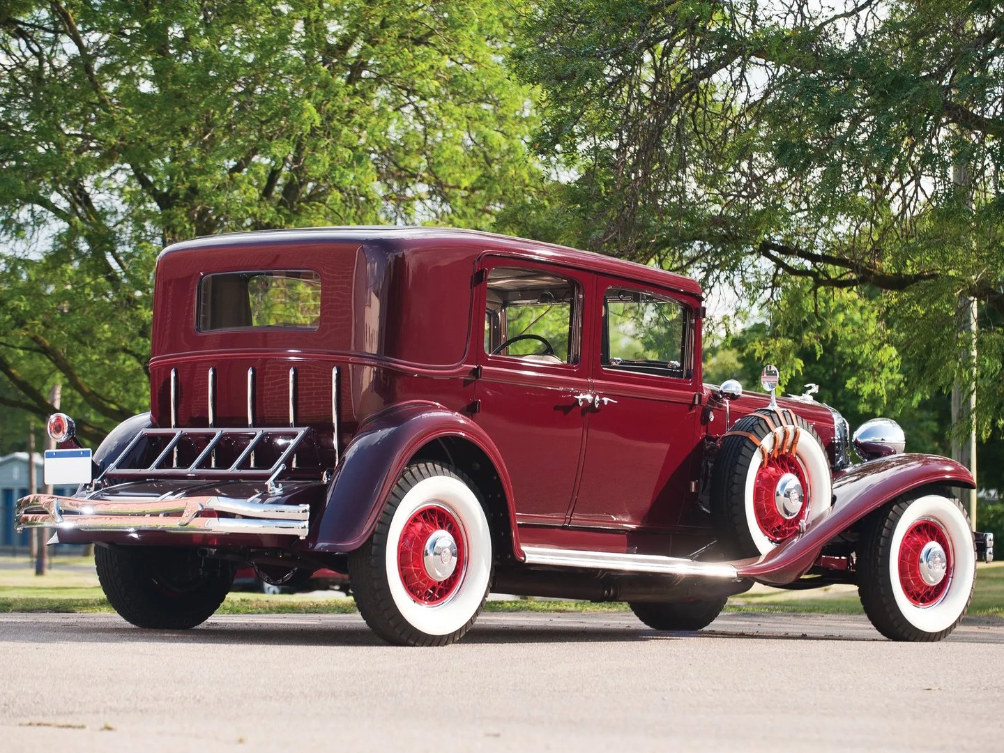 Chrysler_Imperial_2_generation__Sedan__1.jpg