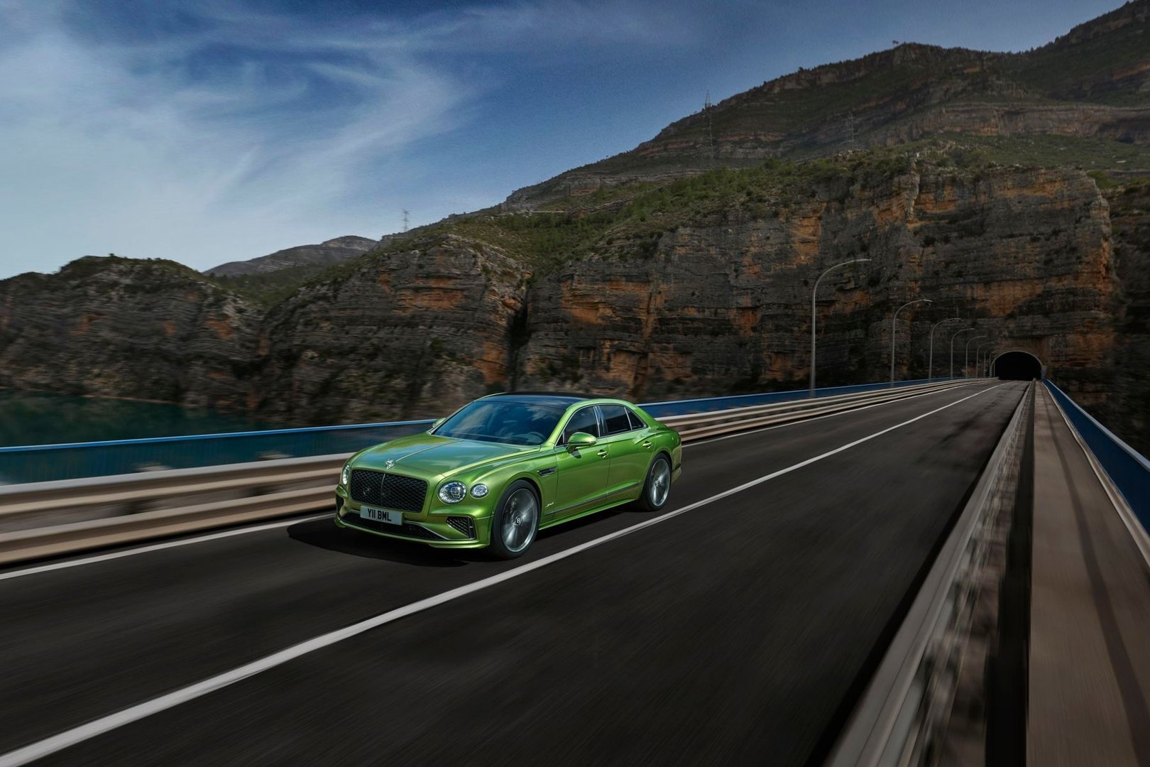 bentley_Flying_Spur_4_generation__Sedan__3.jpg