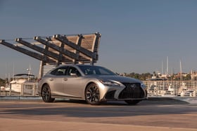 lexus LS