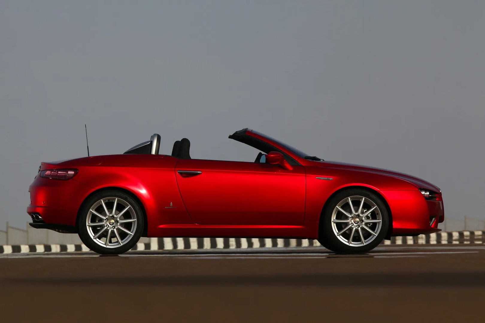 Alfa Romeo_Spider_3_generation__Cabrio__8.jpg