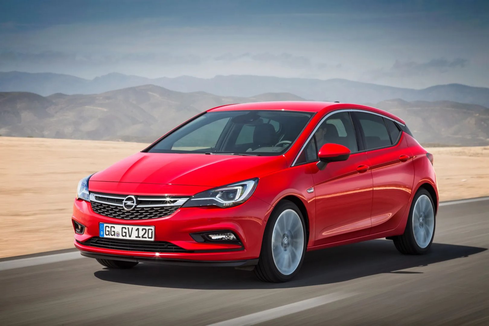 Opel_Astra_5_generation__Hatchback_5-door__1.jpg