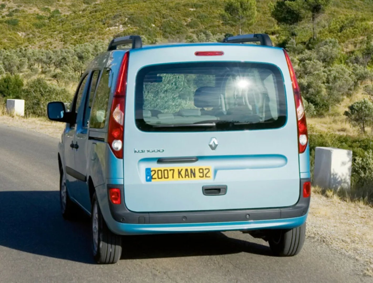 Renault_Kangoo_2_generation__Compact_Van__3.jpg