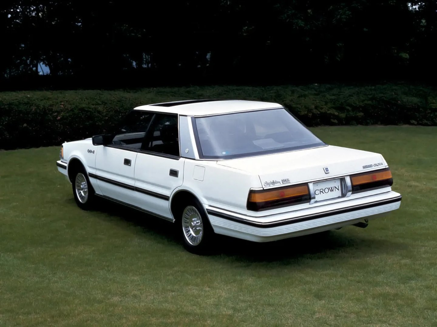 Toyota_Crown_7_generation__Sedan__9.jpg