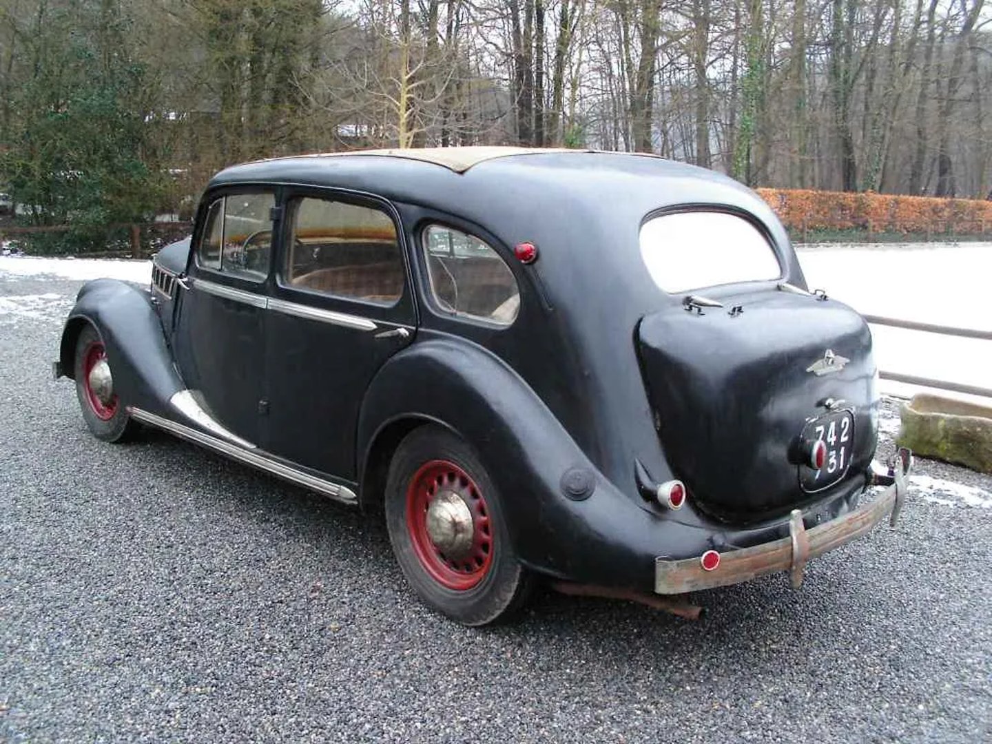 Renault_Vivastella_1_generation__Sedan__1.jpg