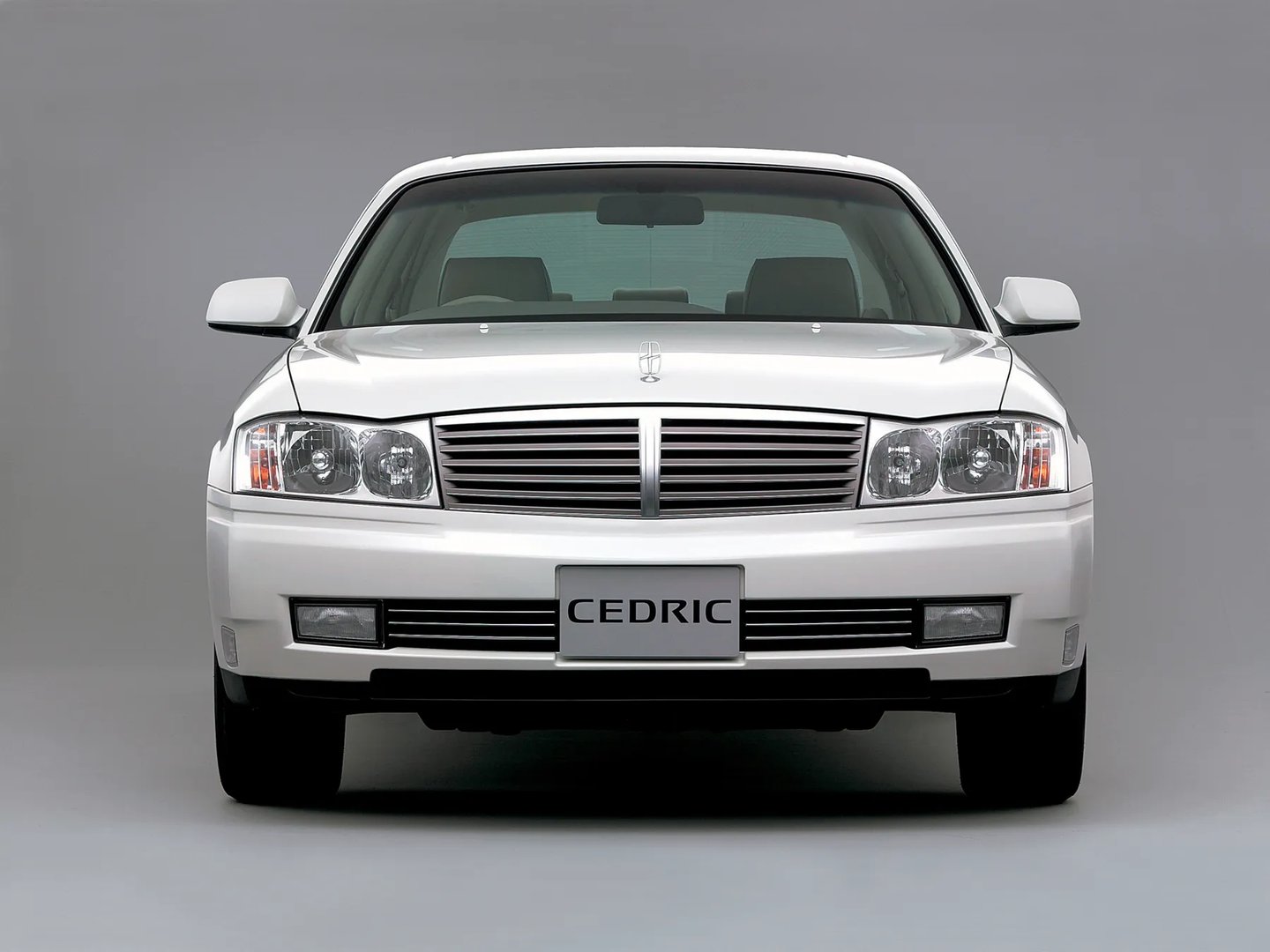 Nissan_Cedric_10_generation__Sedan__7.jpg
