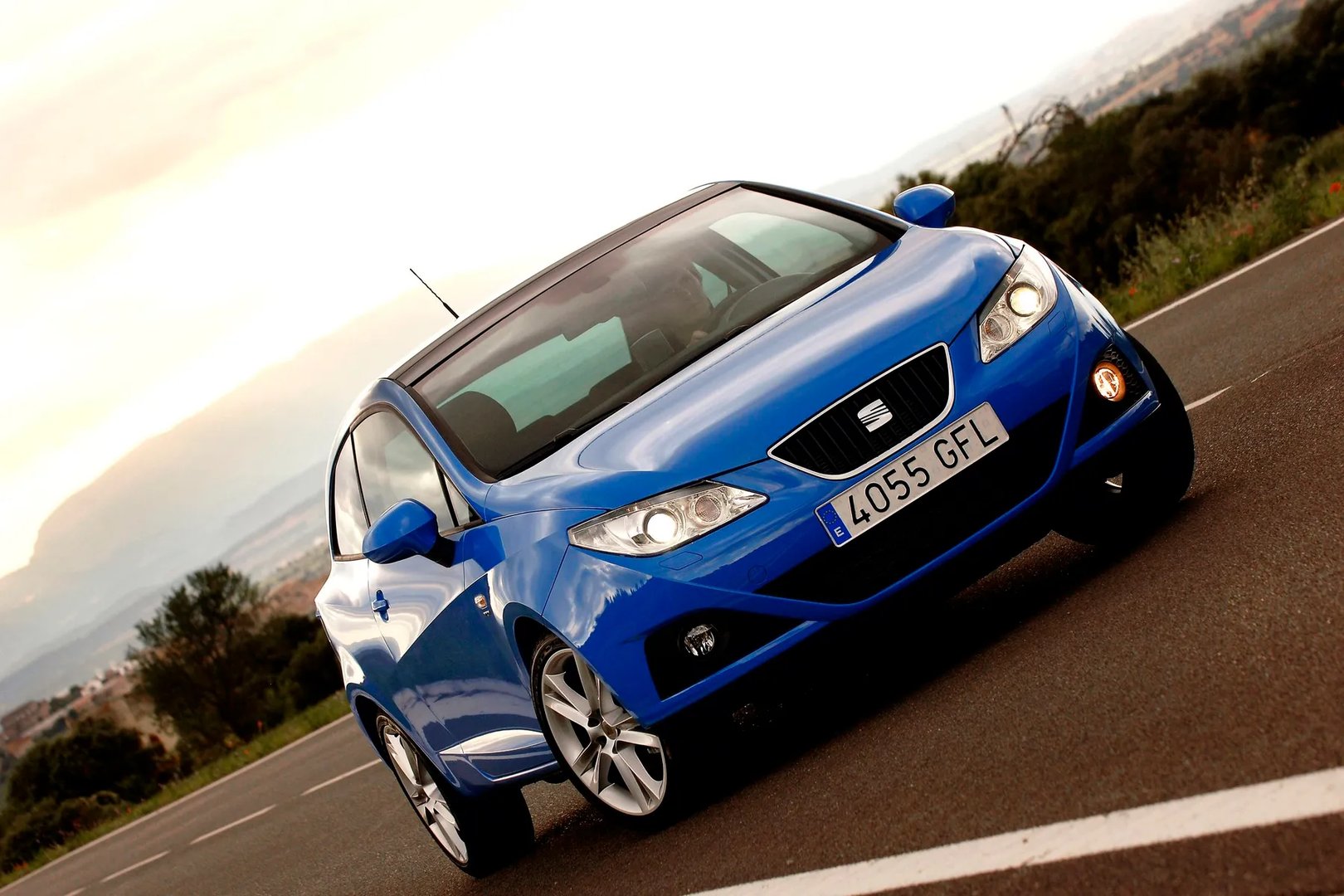 SEAT_Ibiza_4_generation__Mini_3-doors__5.jpg