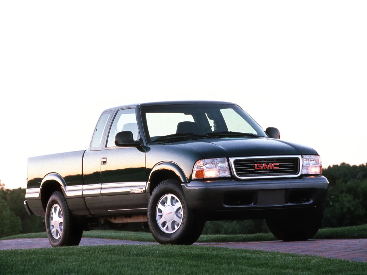 GMC_Sonoma_2_generation__Pickup_1.5-cab__5.jpg
