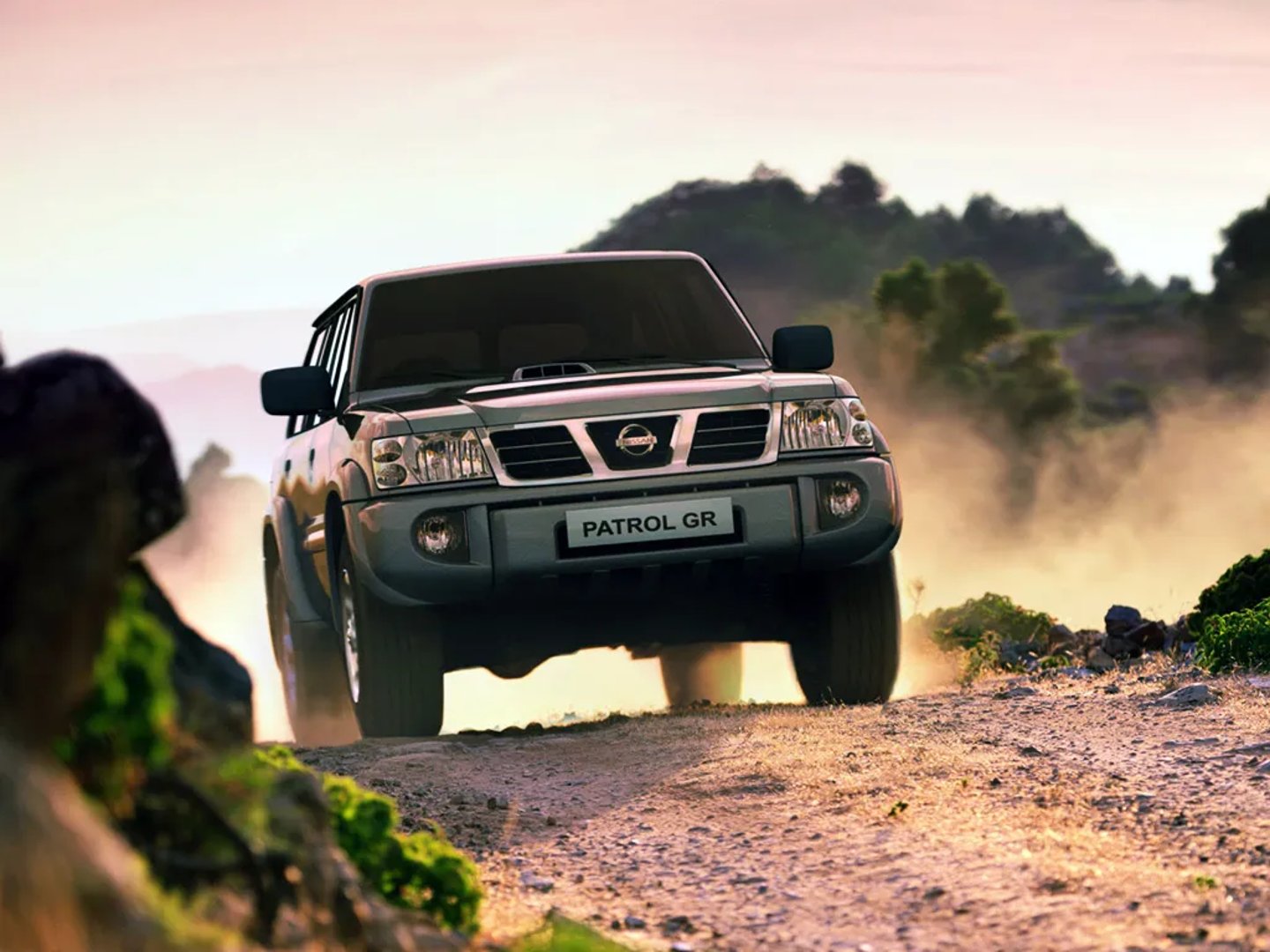 Nissan_Patrol_5_generation_restyling__SUV_5-doors__9.jpg