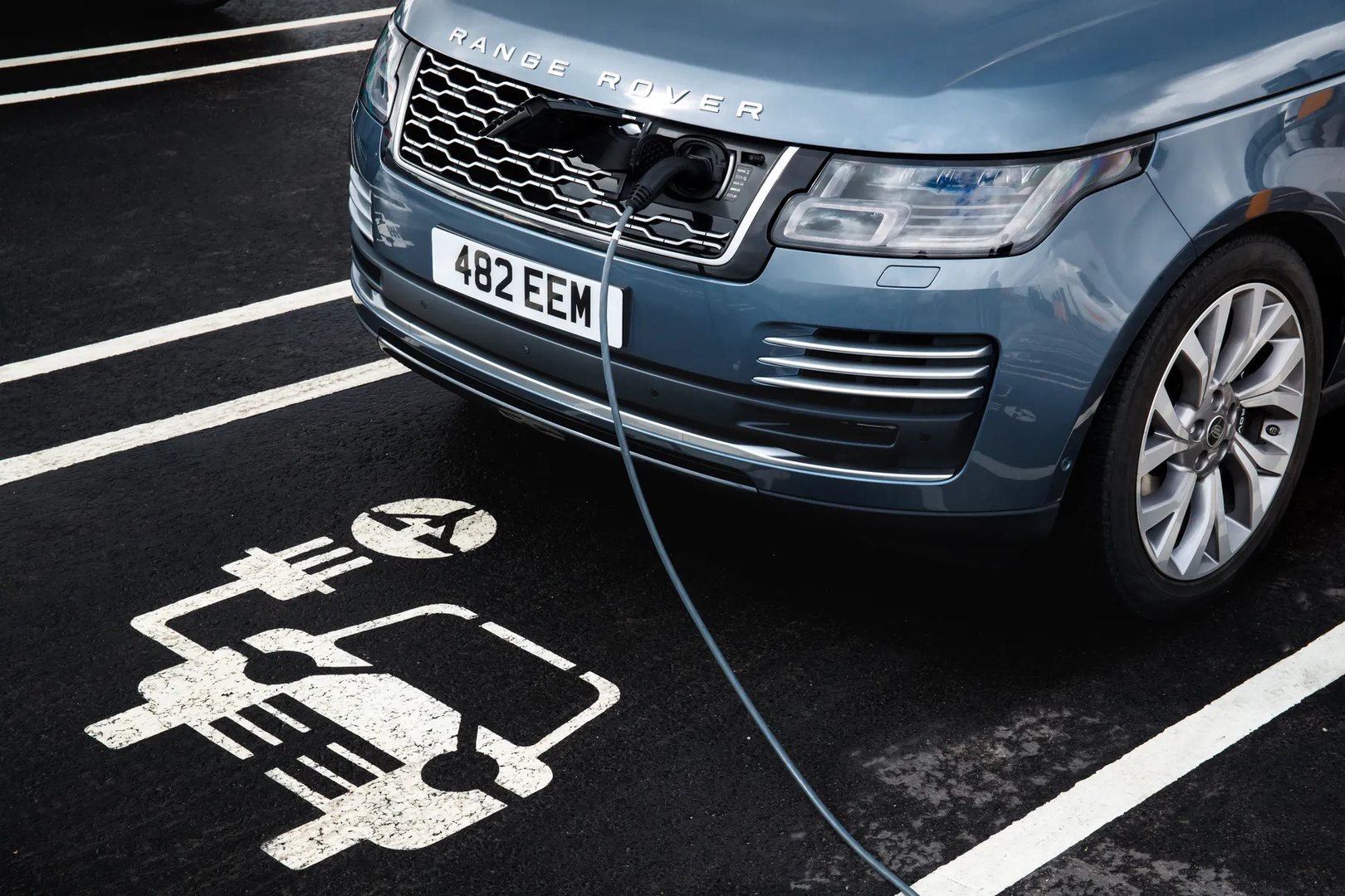 Land Rover_Range_Rover_4_generation_restyling__SUV_5-doors__13.jpg