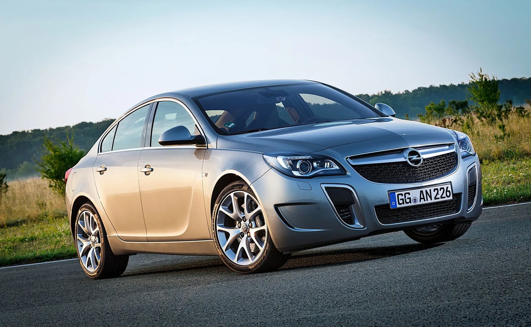 Opel_Insignia_OPC_1_generation_restyling__Sedan__2.jpg