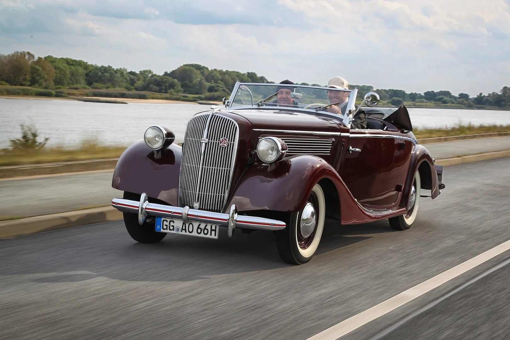 Opel_Super_Six_1_generation__Cabrio__3.jpg