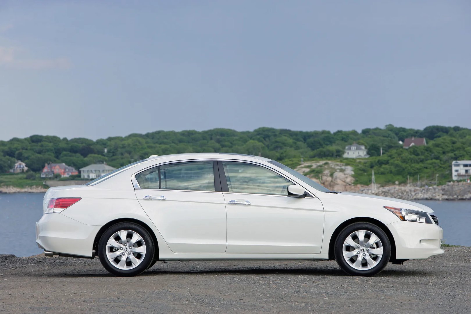 Honda_Accord_(USA)_8_generation__Sedan__4.jpg