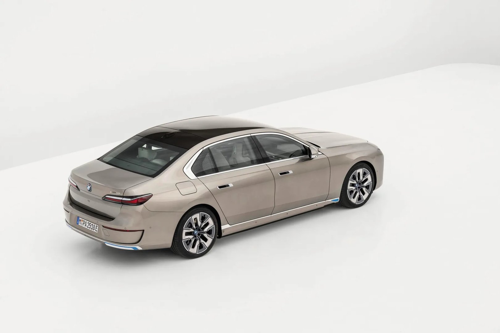 BMW_i7_1_generation__Sedan__9.jpg