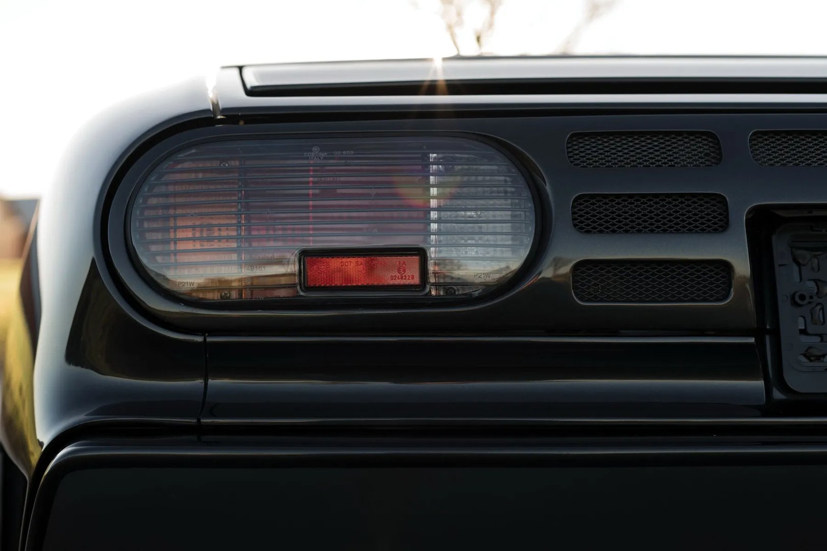 Bugatti_EB_110_1_generation__Coupe__11.jpg