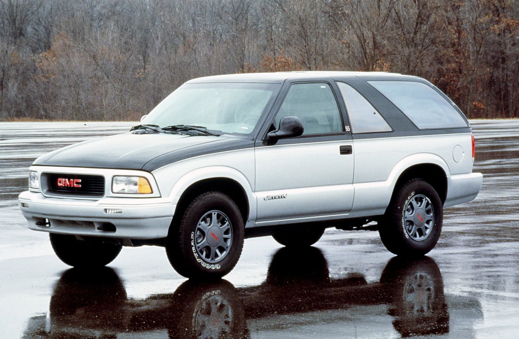 GMC_Jimmy_1_generation__SUV_3-doors__2.jpg