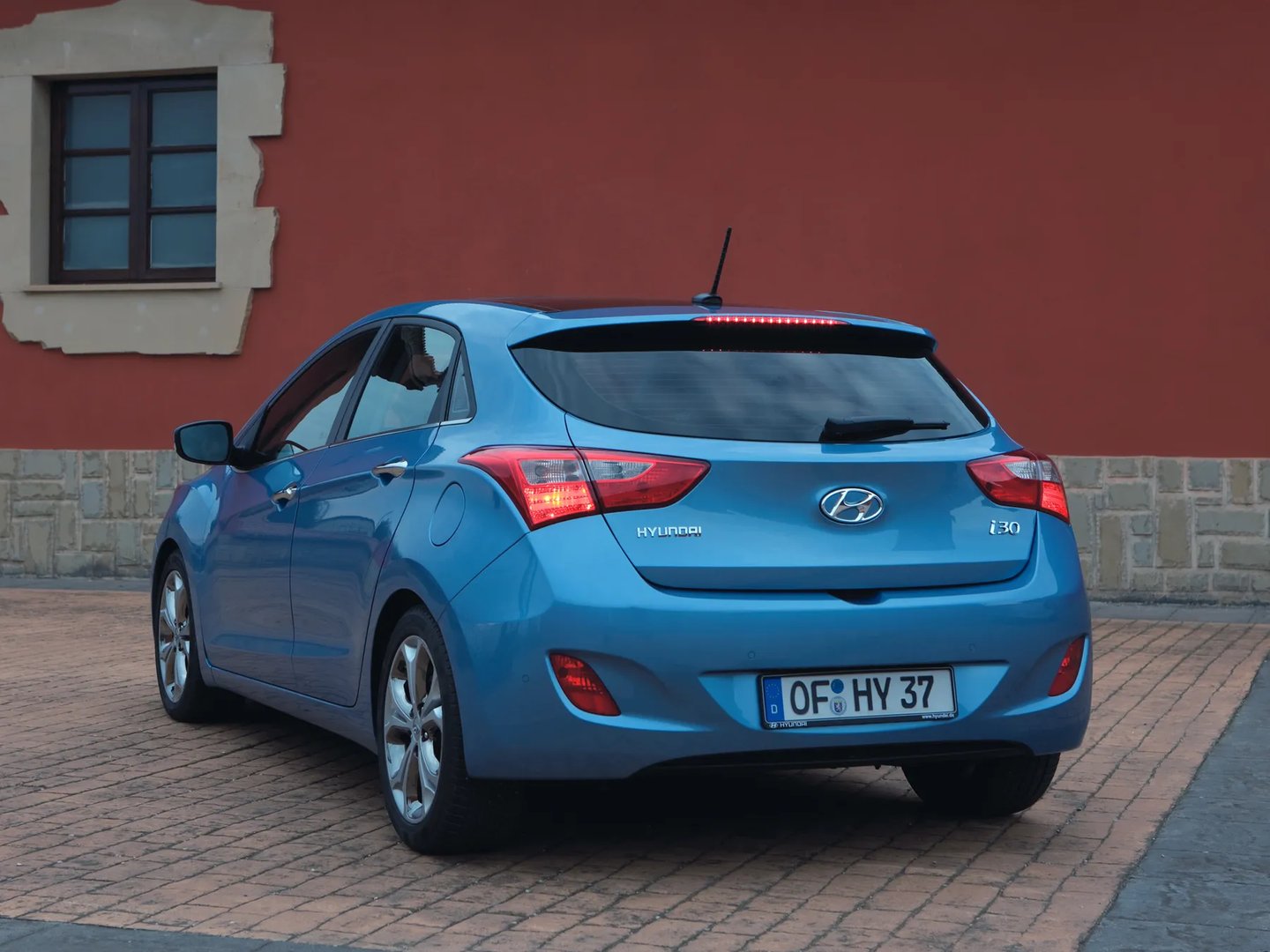 Hyundai_i30_2_generation__Hatchback_5-door__2.jpg