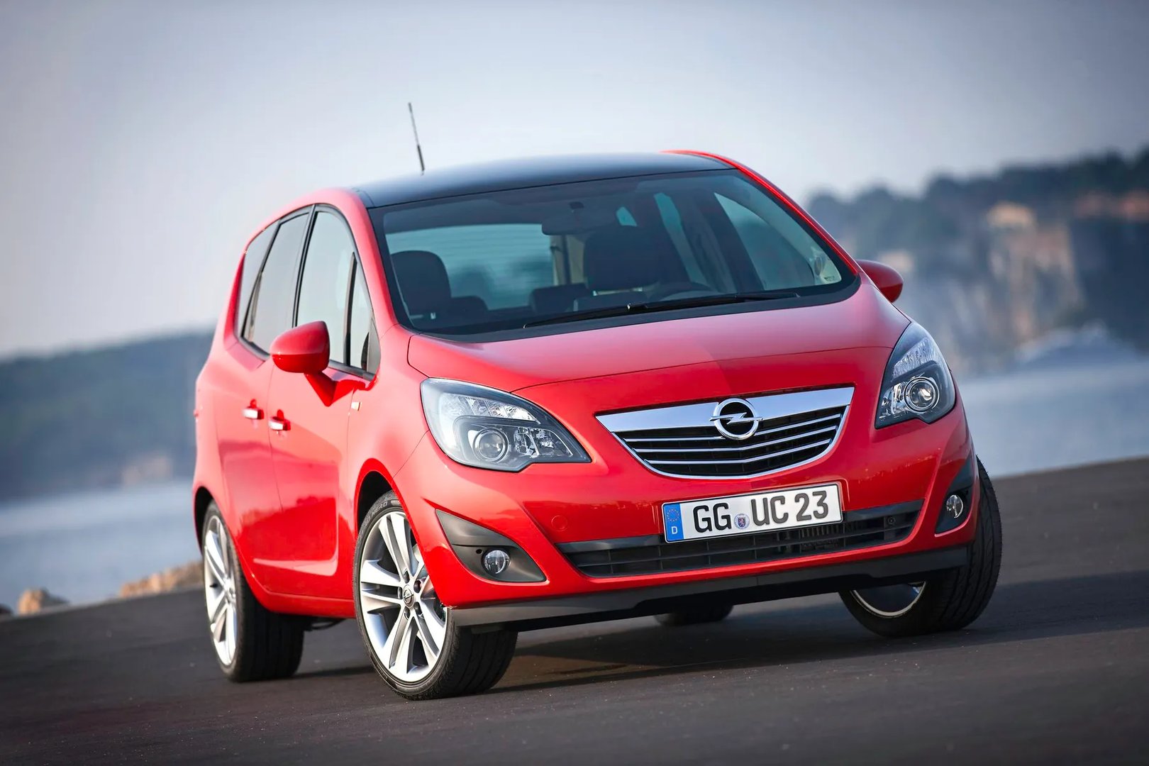 Opel_Meriva_2_generation__Compact_Van__6.jpg