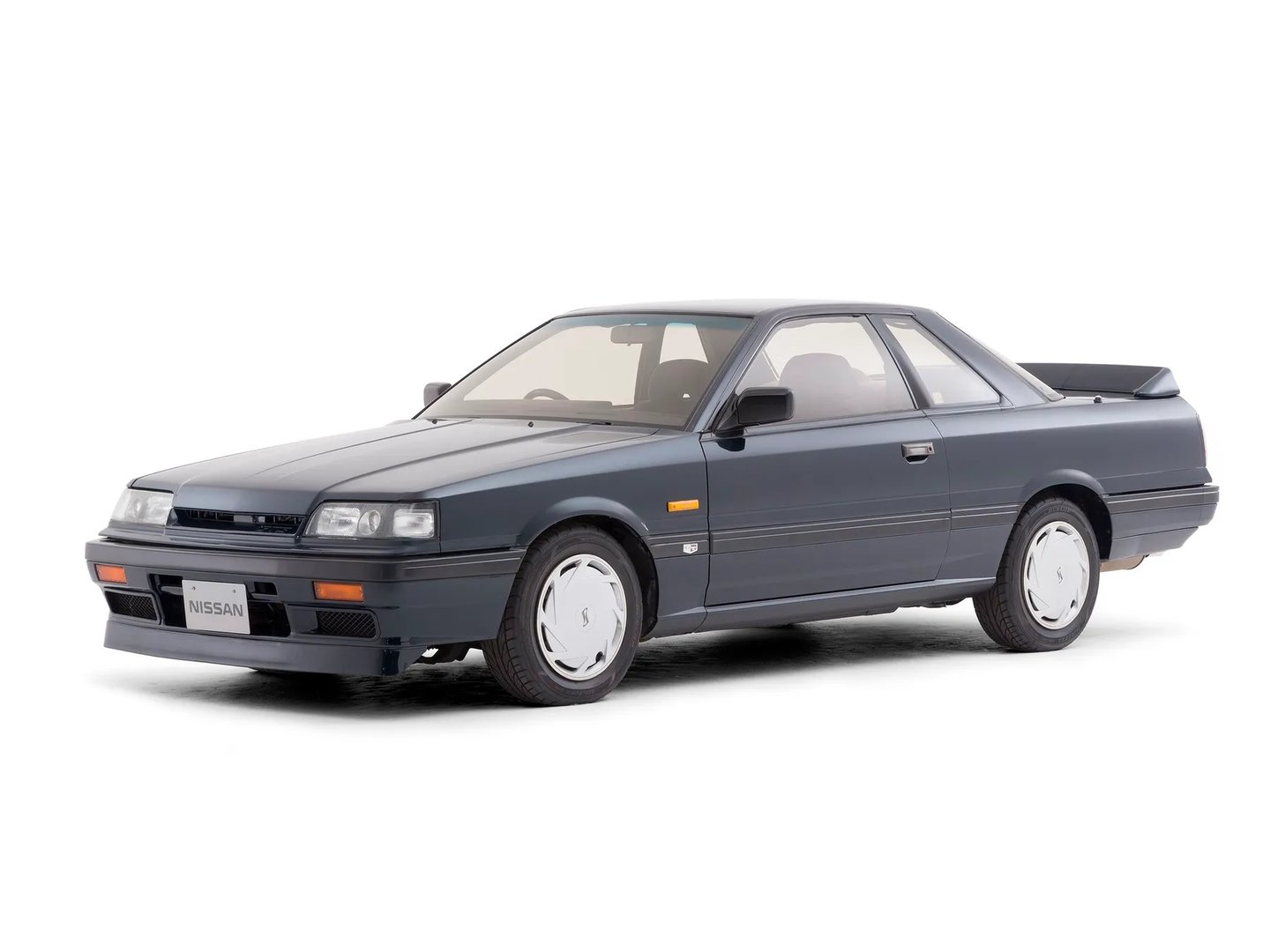 Nissan_Skyline_7_generation__Coupe__7.jpg