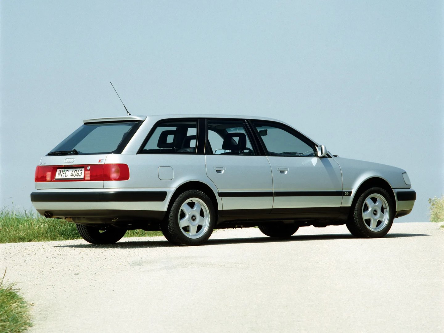 Audi_100_4_generation__Estate_5-door__1.jpg