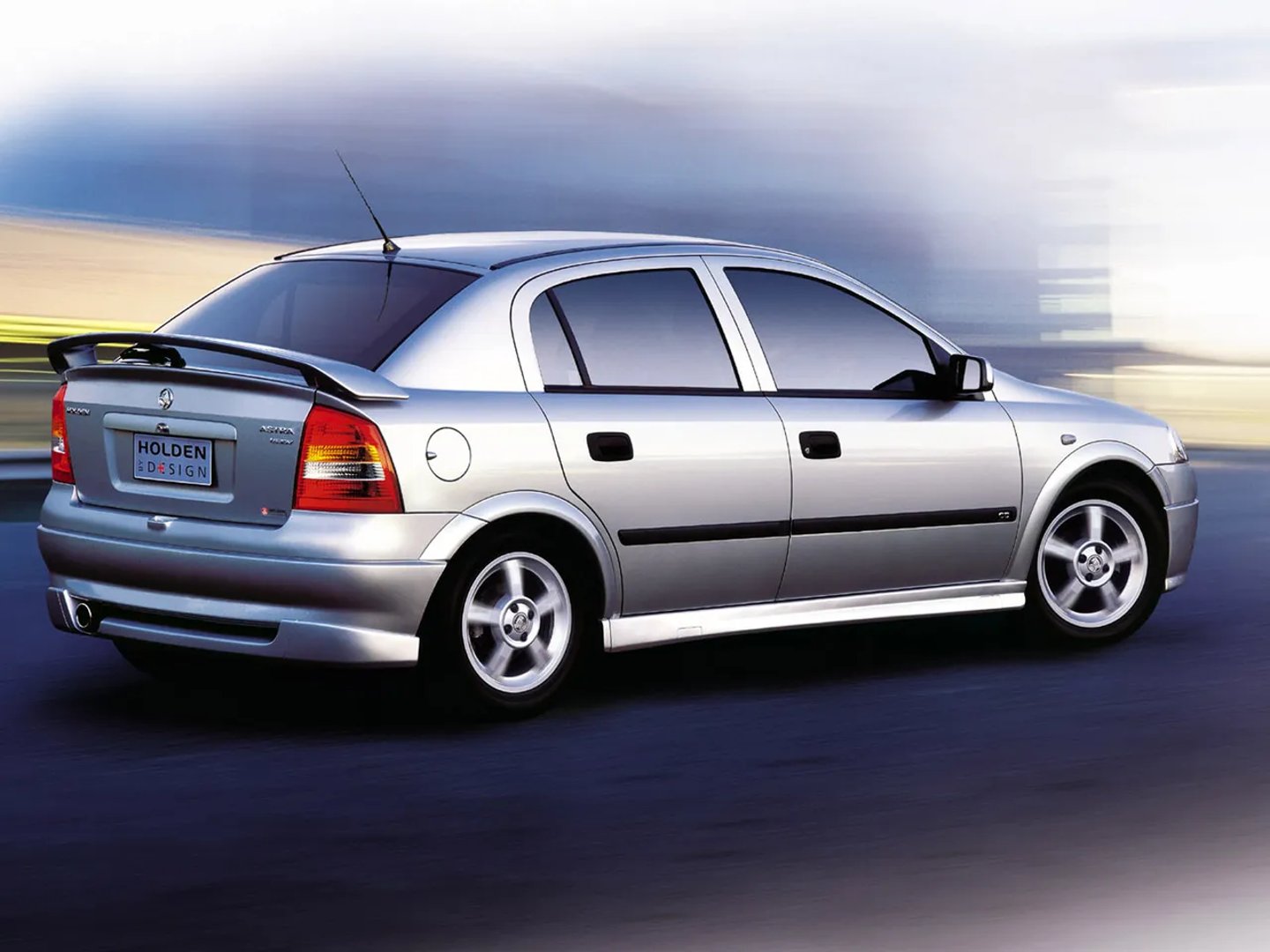 Holden_Astra_4_generation__Hatchback_5-door__3.jpg