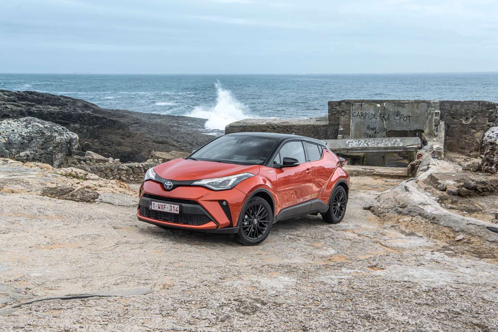 Toyota_C-HR_1_generation_restyling__SUV_5-doors__4.jpg