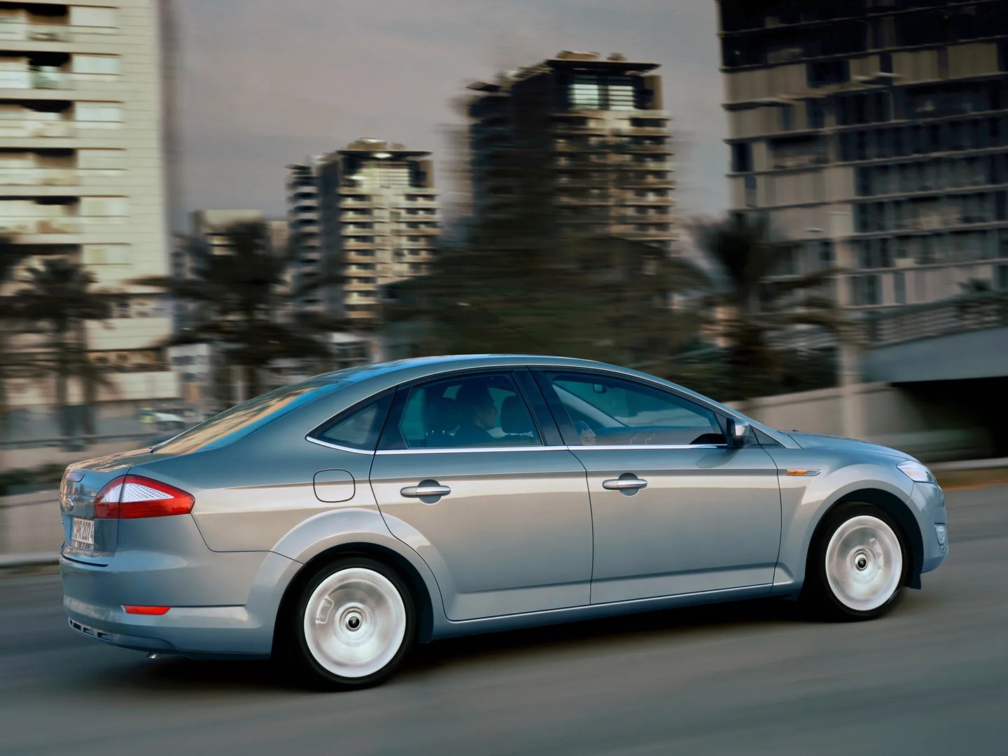 Ford_Mondeo_4_generation__Sedan__2.jpg