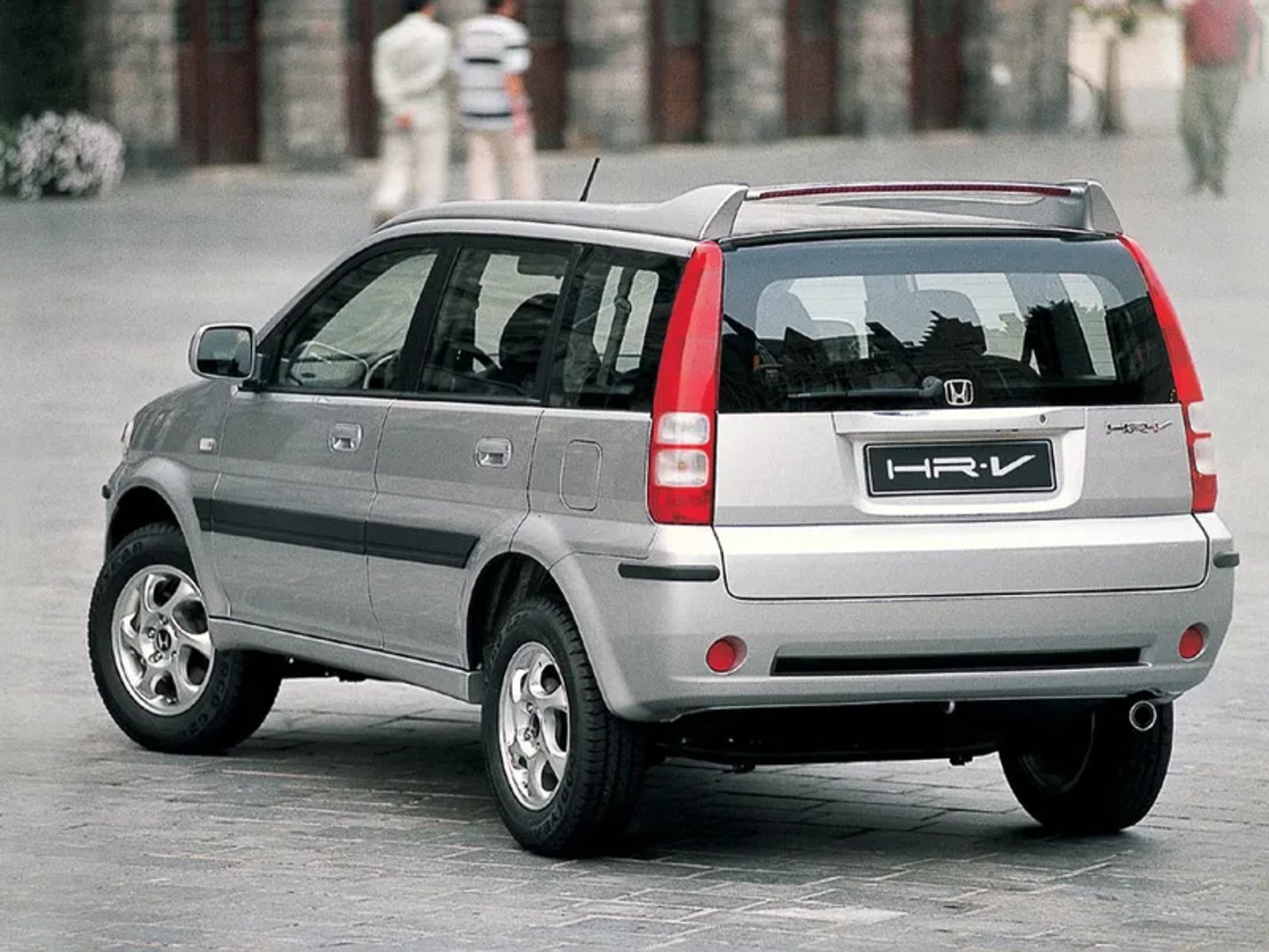 Honda_HR-V_1_generation_restyling__SUV_5-doors__1.jpg