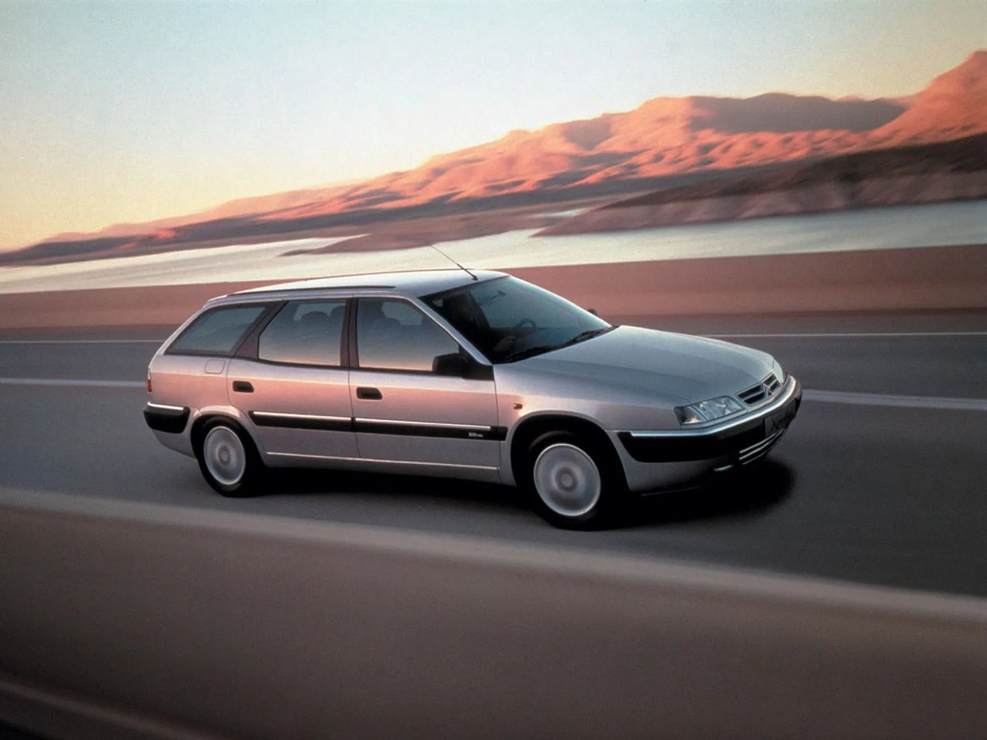 Citroen_Xantia_1_generation_restyling__Estate_5-door__1.jpg