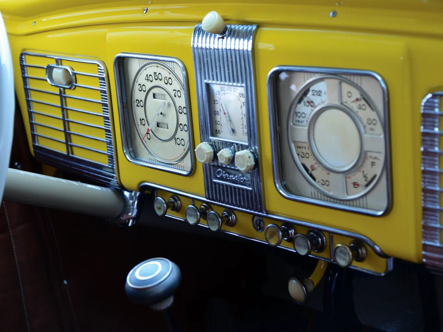Chrysler_Imperial_4_generation__Cabrio__3.jpg