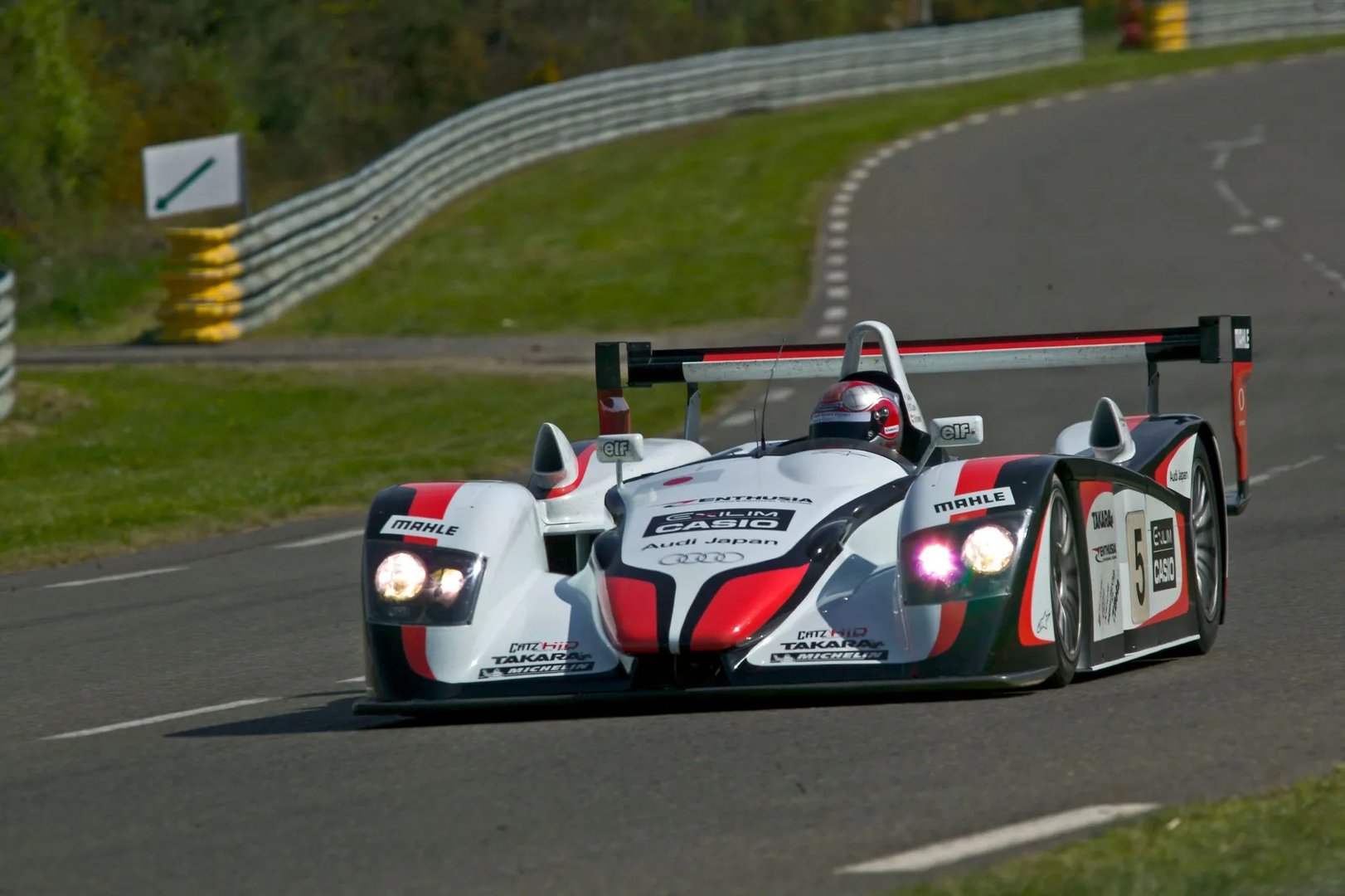Audi_R8_LMP_1_generation__Roadster__10.jpg