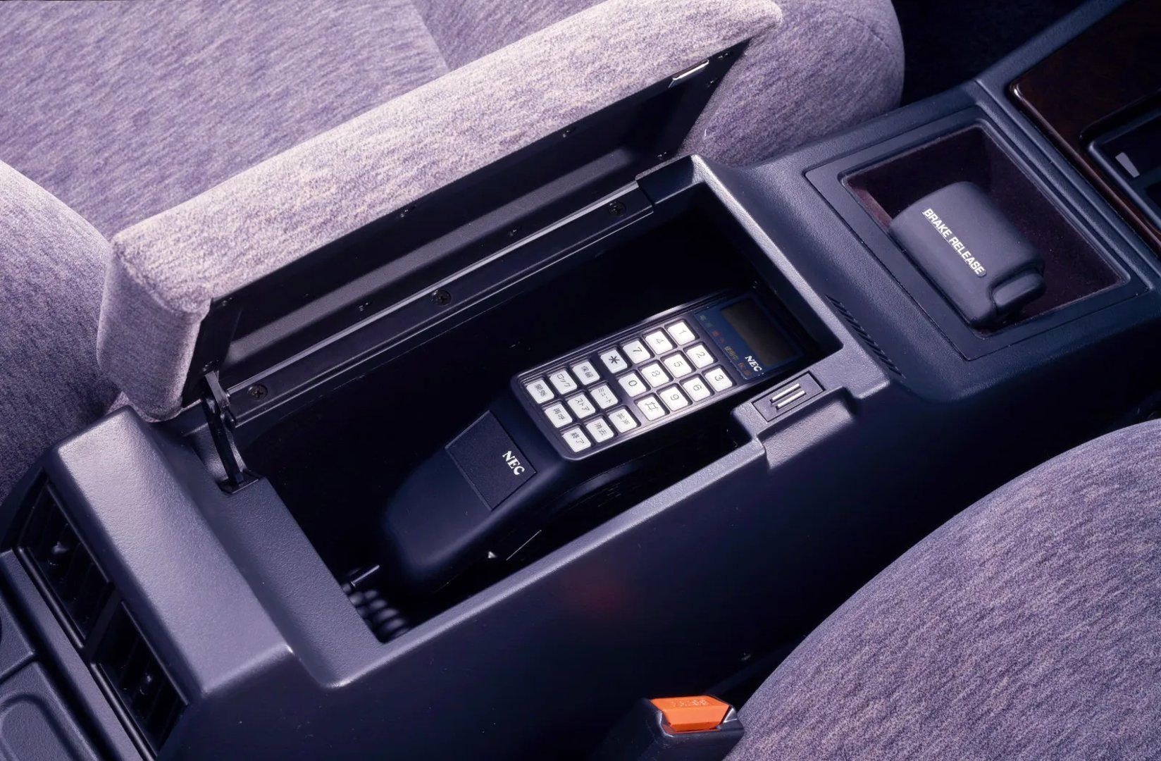 Nissan_Cima_1_generation__Sedan_Hardtop__10.jpg