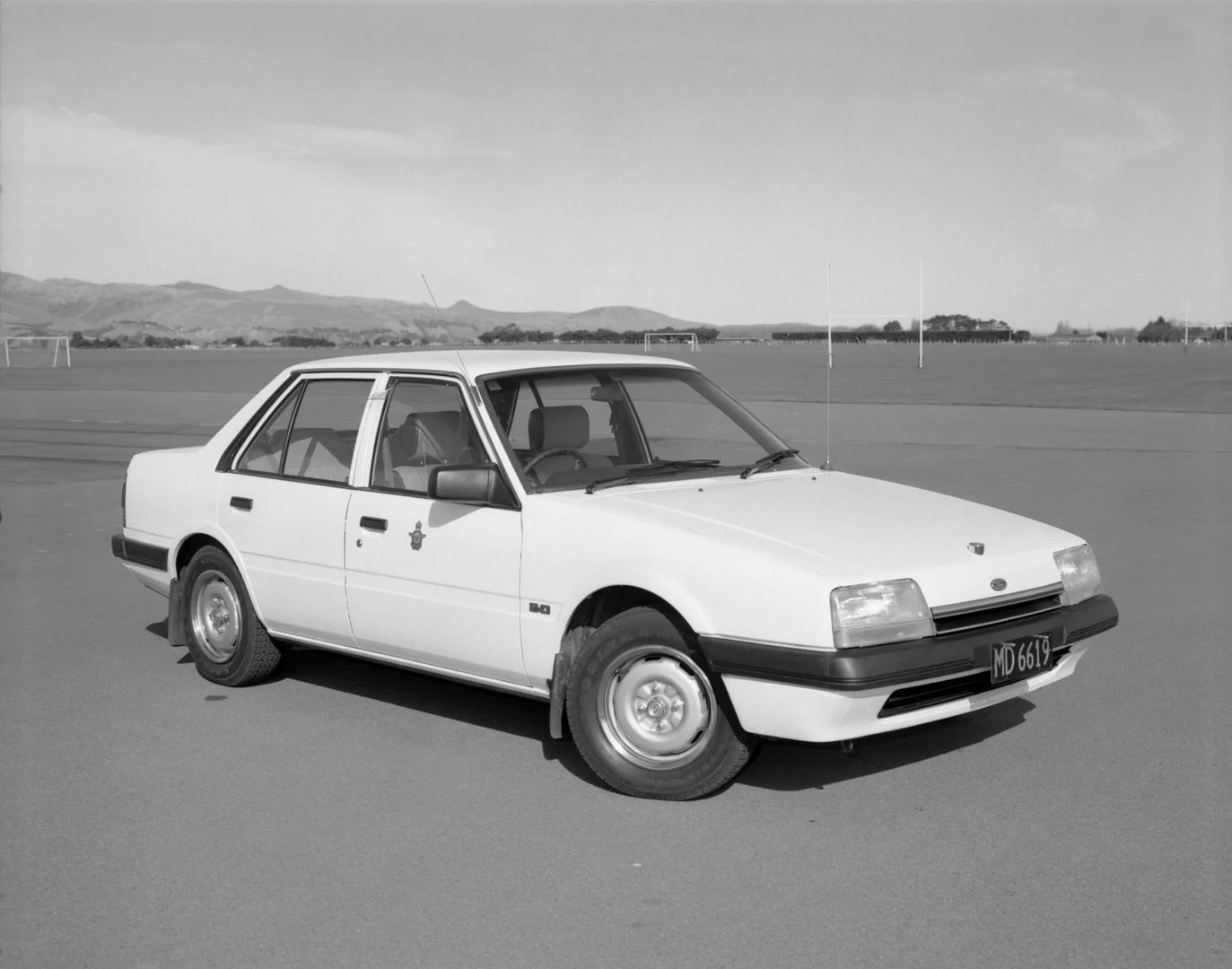 Ford_Telstar_1_generation__Sedan__2.jpg