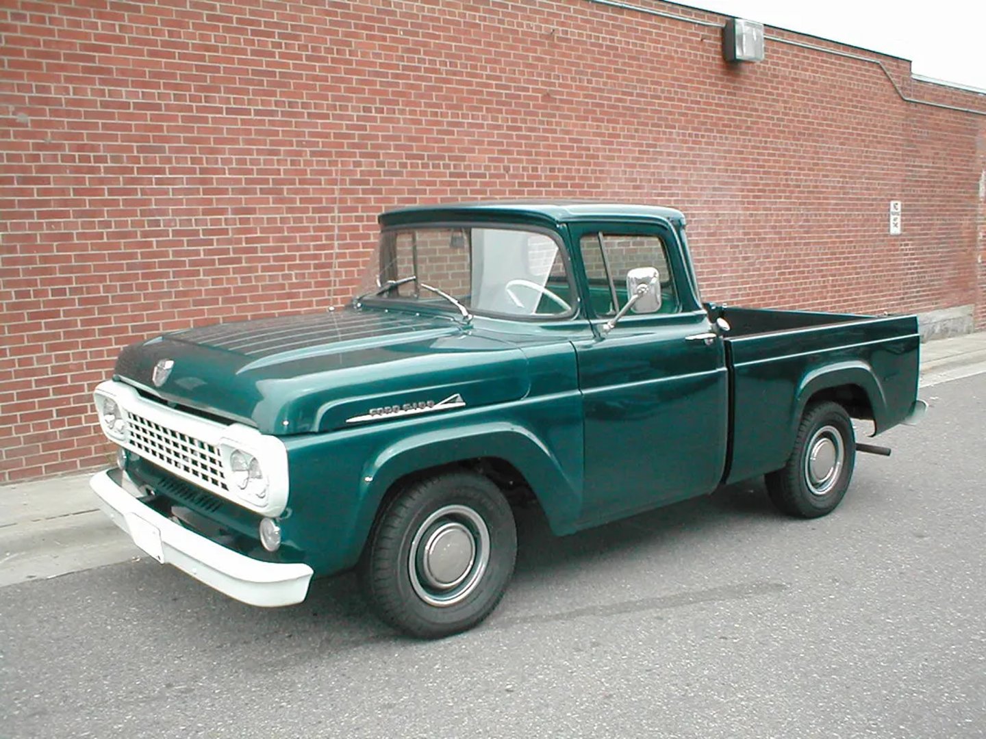 Ford_F-150_3_generation__Pickup_single-cab__7.jpg