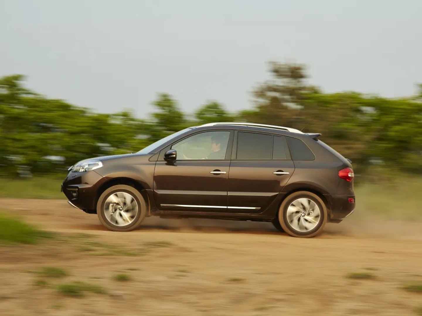 Renault_Koleos_1_generation_restyling_2__SUV_5-doors__10.jpg