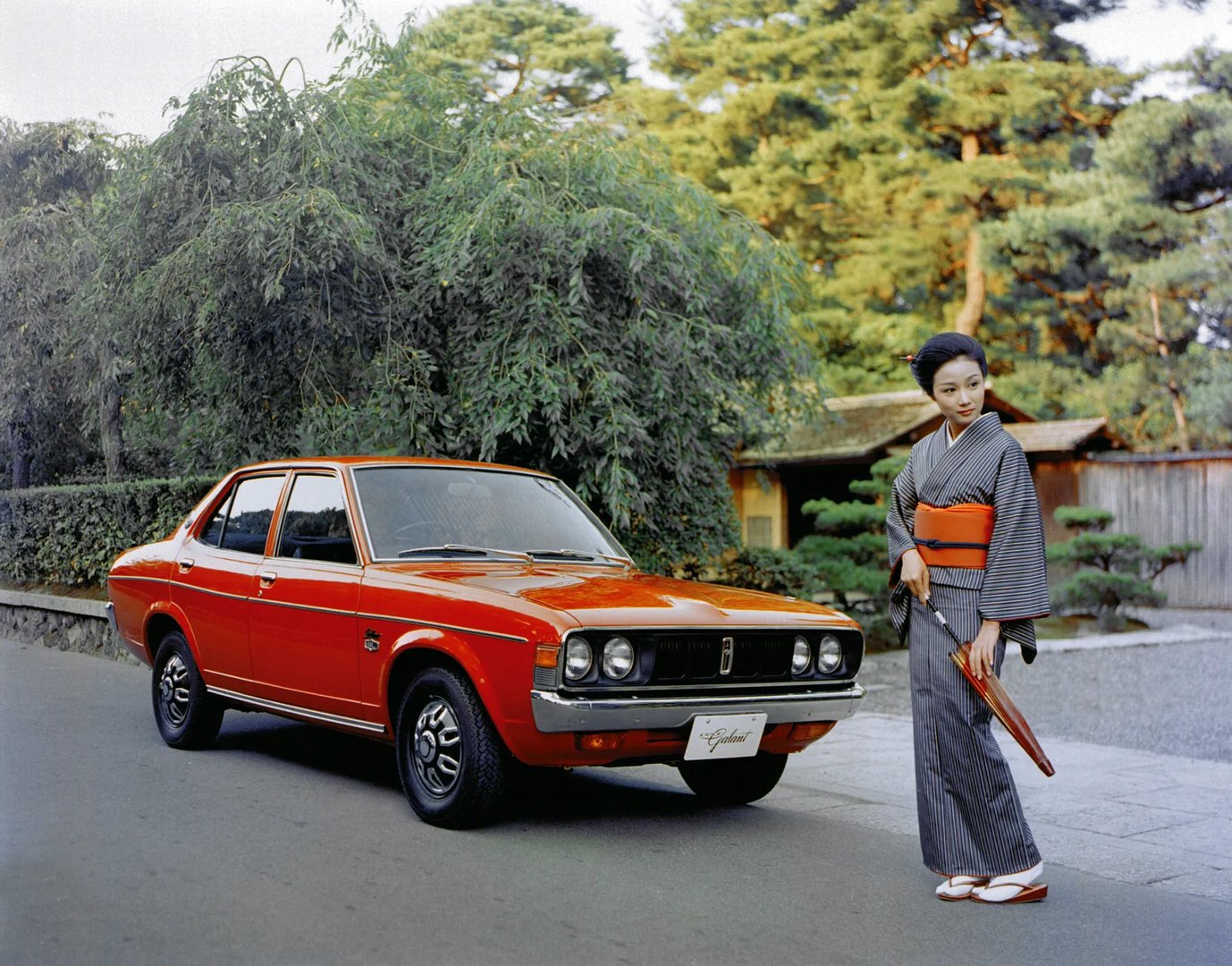 Mitsubishi_Galant_2_generation__Sedan__3.jpg