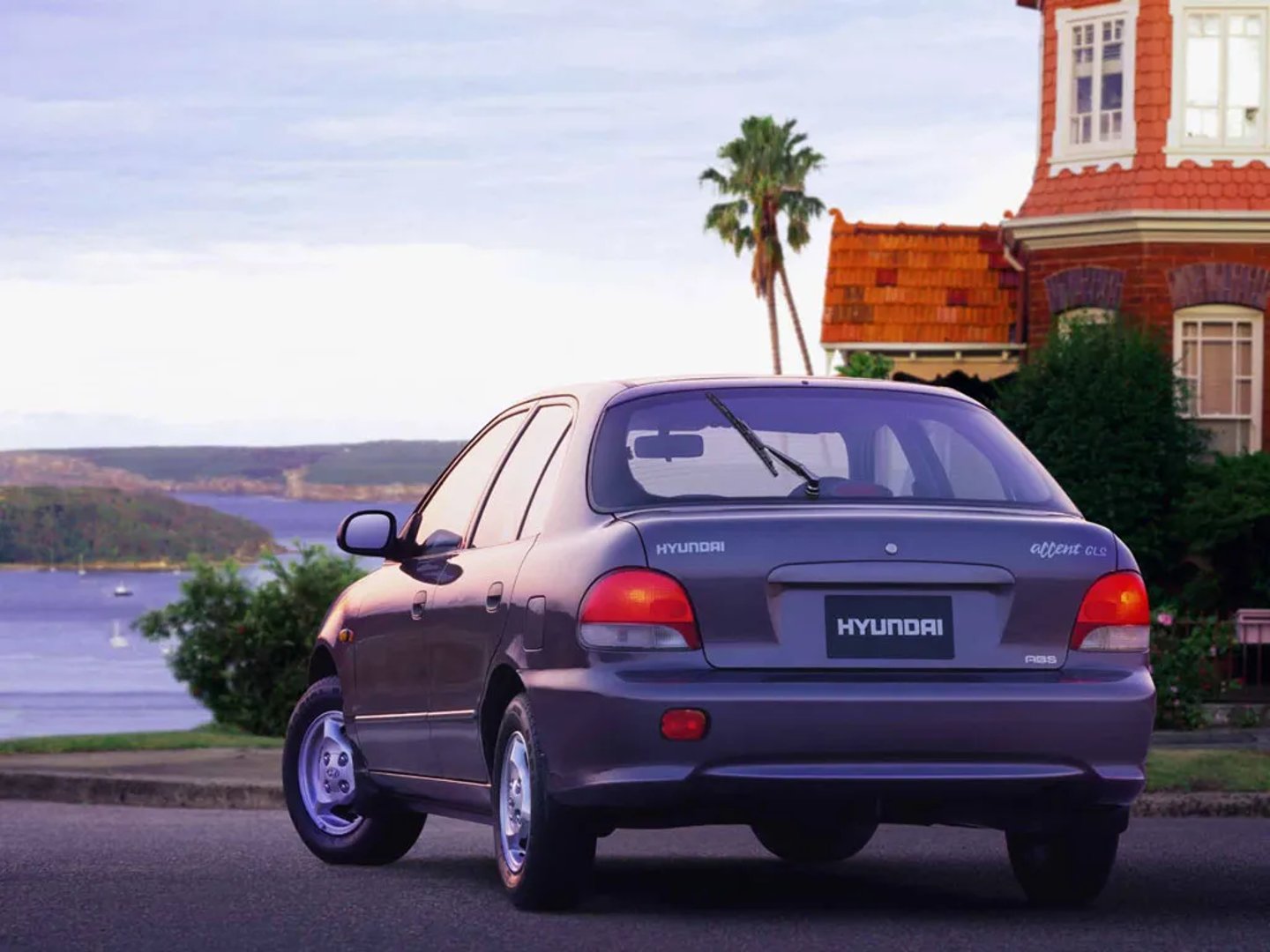 Hyundai_Accent_1_generation__Hatchback_5-door__2.jpg