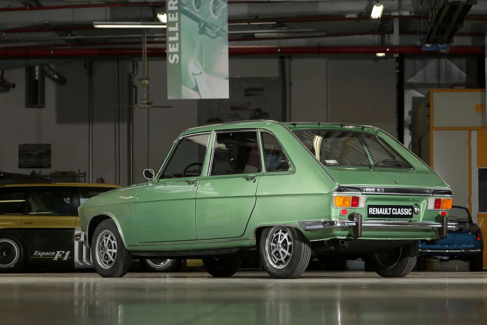 Renault_16_1_generation__Hatchback_5-door__1.jpg